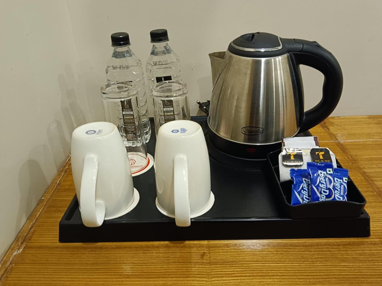 Hotel Prag Continental Guwahati Zewnętrze zdjęcie