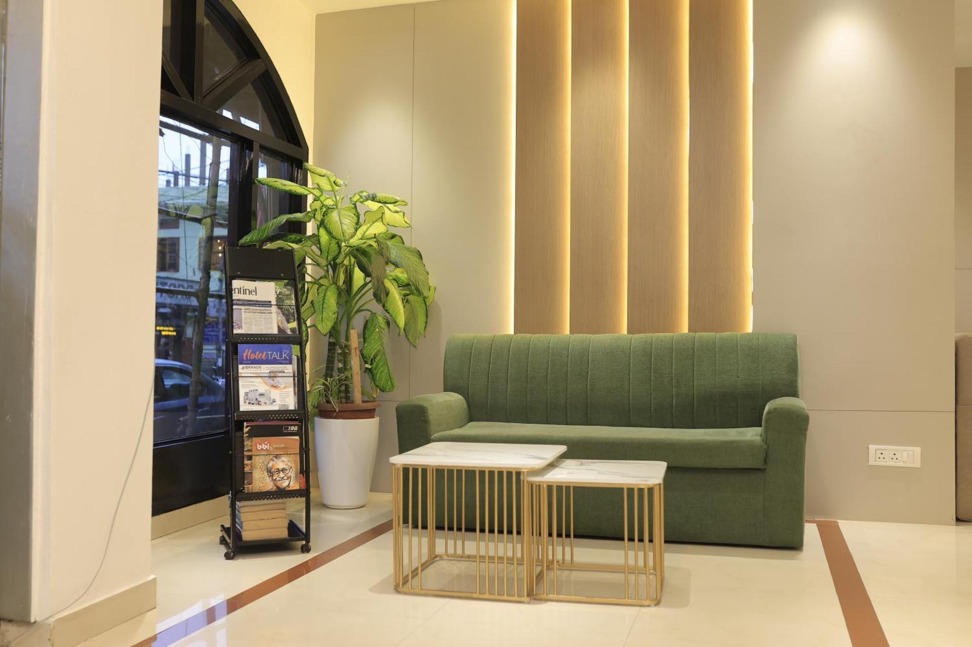 Hotel Prag Continental Guwahati Zewnętrze zdjęcie
