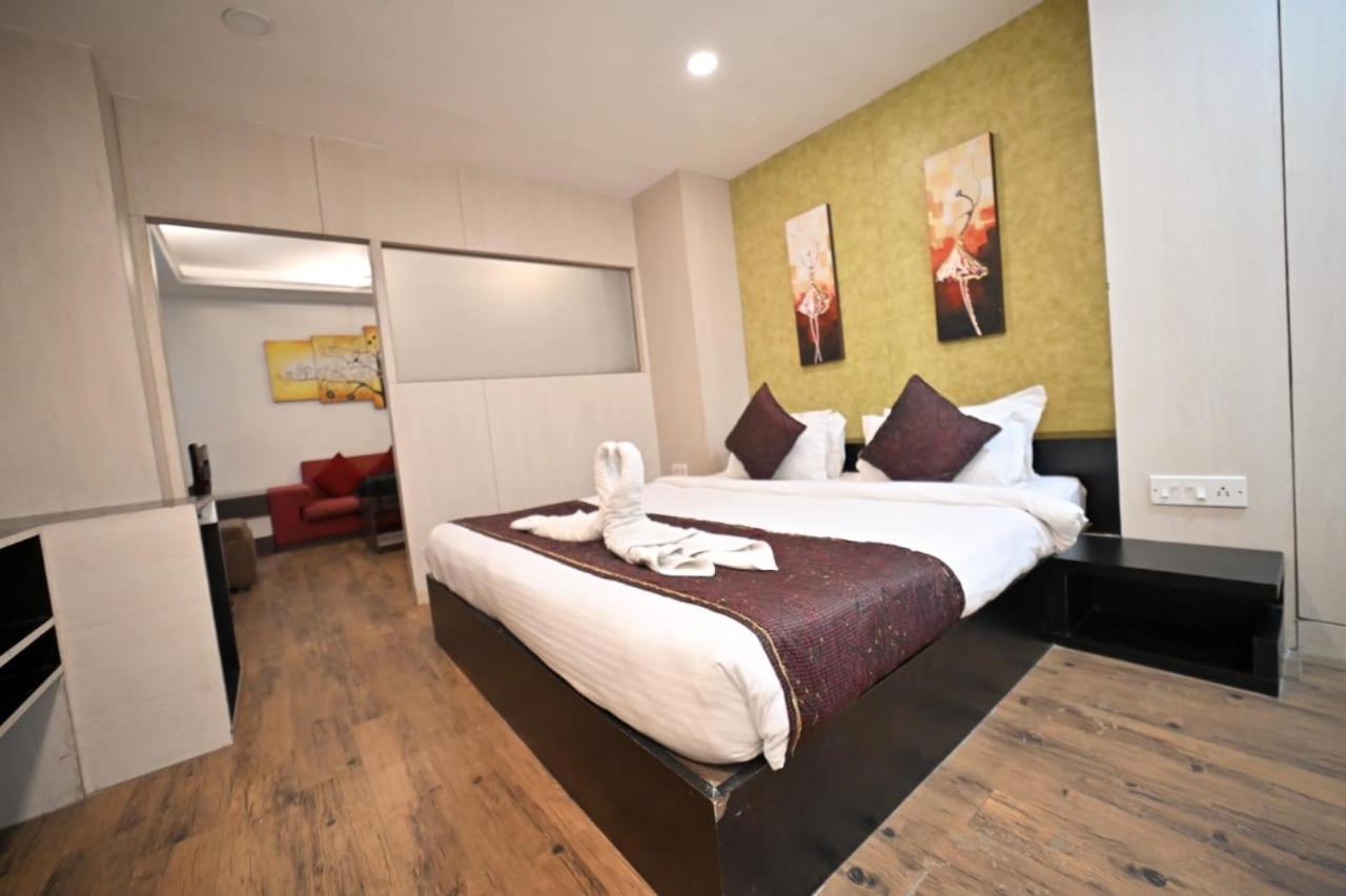 Hotel Prag Continental Guwahati Zewnętrze zdjęcie