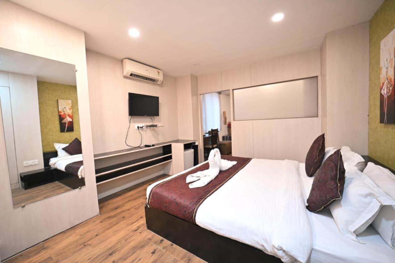 Hotel Prag Continental Guwahati Zewnętrze zdjęcie