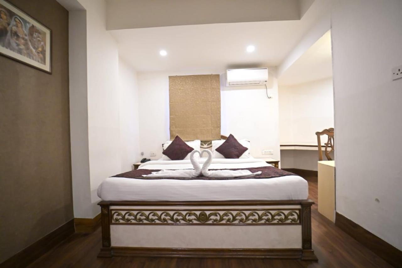 Hotel Prag Continental Guwahati Zewnętrze zdjęcie