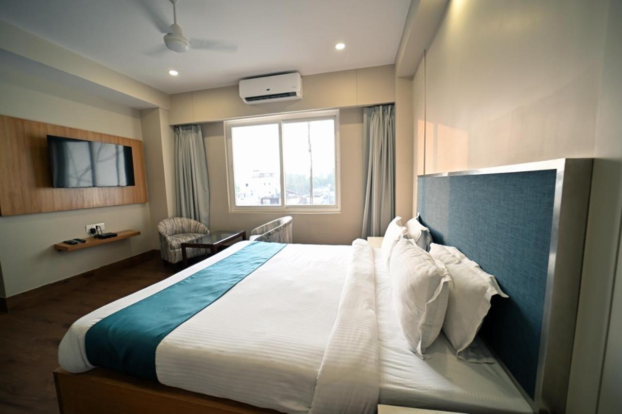 Hotel Prag Continental Guwahati Zewnętrze zdjęcie