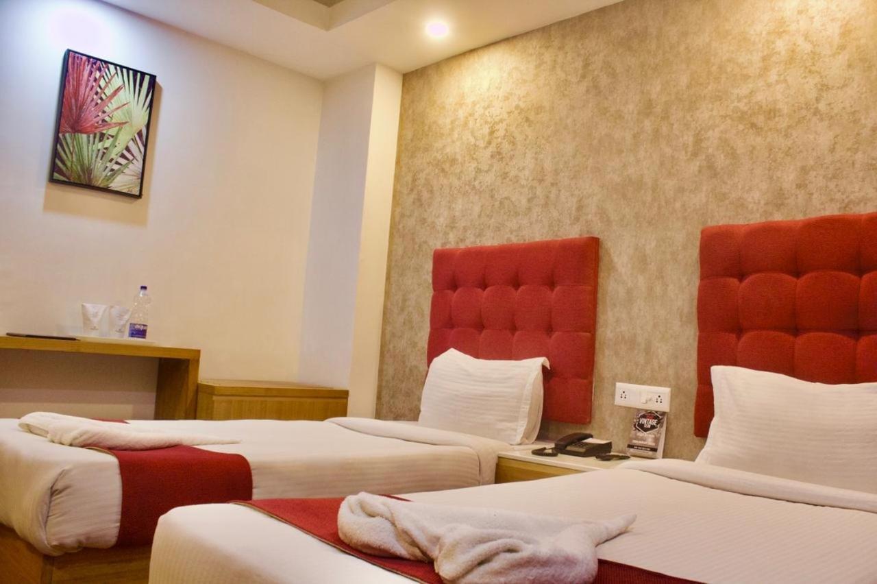 Hotel Prag Continental Guwahati Zewnętrze zdjęcie