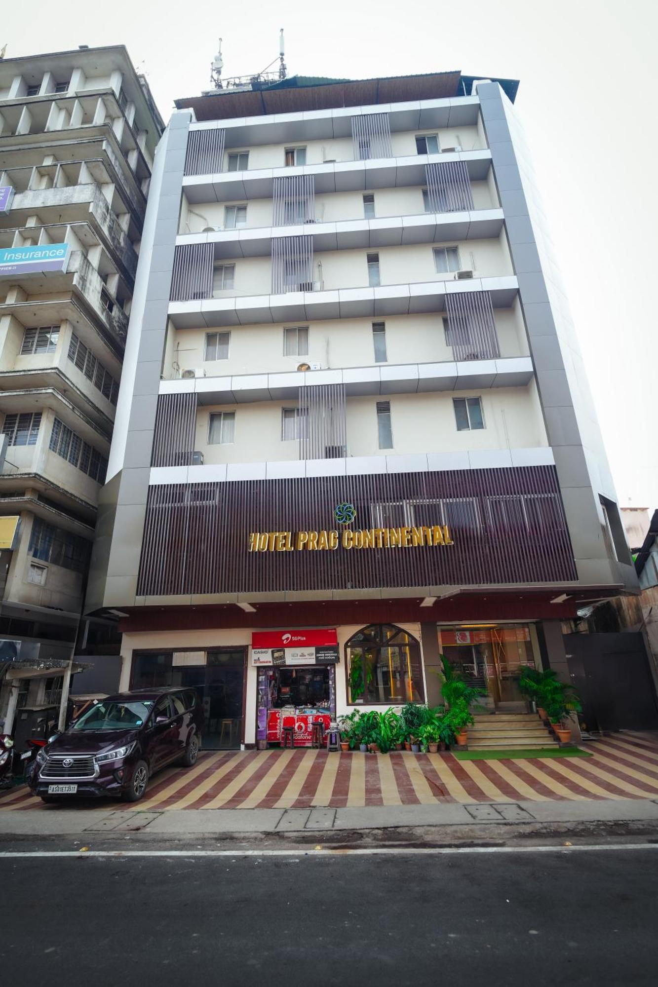 Hotel Prag Continental Guwahati Zewnętrze zdjęcie